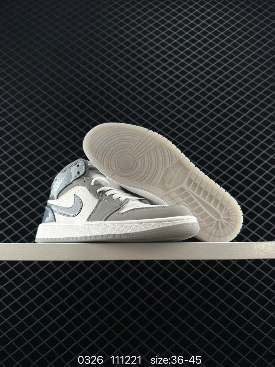 Nike Wmns Air Jordan 1 Mid SE